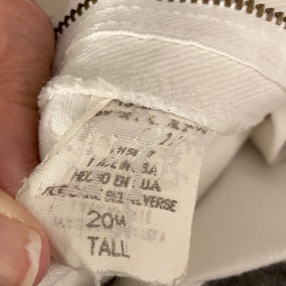 White high rise Faded Glory jeans - Picture 4 of 5